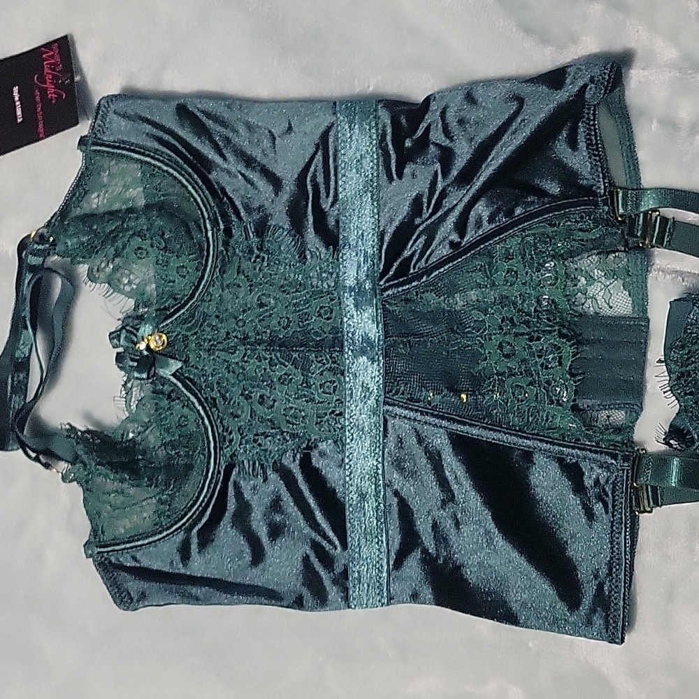 Green bustier with removable garters and matching triangle thong